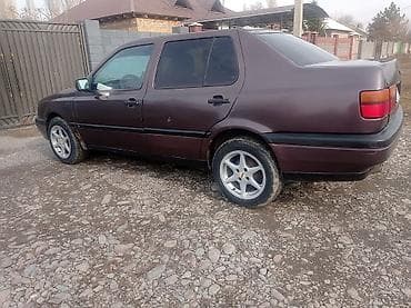 продаю volkswagen passat: Volkswagen Vento: 1992 г., 1.8 л, Механика, Газ, Седан — 2