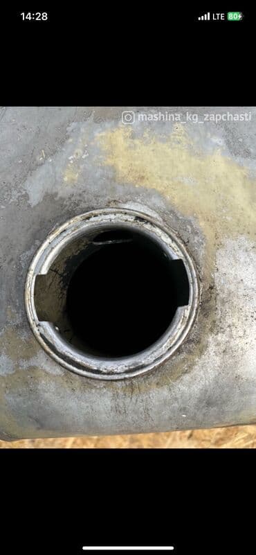 дополнительный бак: Топливный бак Volvo 2005 г., Б/у, Оригинал, Германия — 5