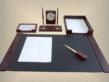 Настольный набор из натурального дерева 
Абсолютно новый