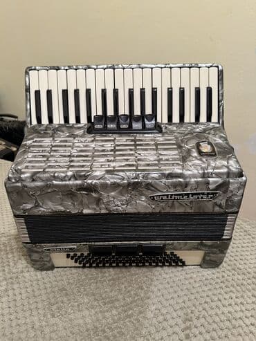 сколько стоит аккордеон бу: Продаю Германский аккордеон Вельтмейстер амиго Вельтмейстер стелла — 6