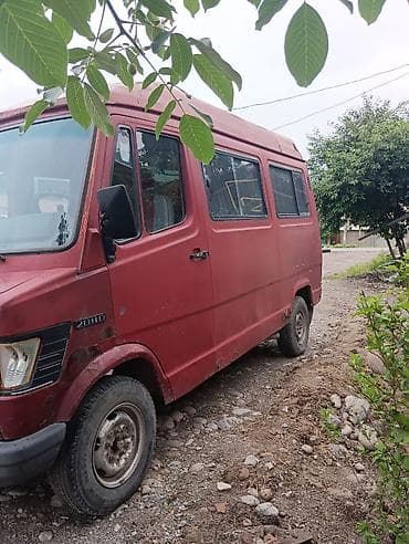 v class: Mercedes-Benz : 1994 г., 3 л, Механика, Дизель, Бус — 4