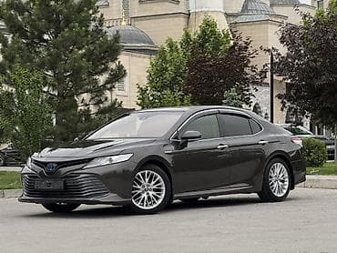 машы: Toyota Camry: 2019 г., 2.5 л, Вариатор, Гибрид, Седан — 2
