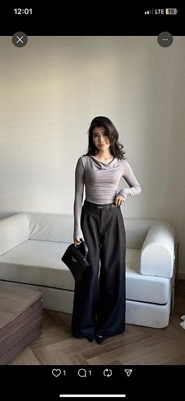 шкура тери: Топ с длинным рукавом и драпировкой у выреза. - Прилегающий силуэт — 2