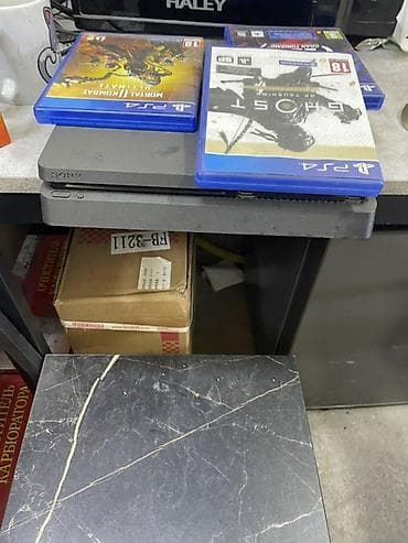 Игровая приставка Sony PlayStation 4 Slim (серия CUH, тонкий корпус) с