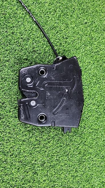 c 203: Замок багажника BMW 2010 г., Б/у, Оригинал, Германия — 2