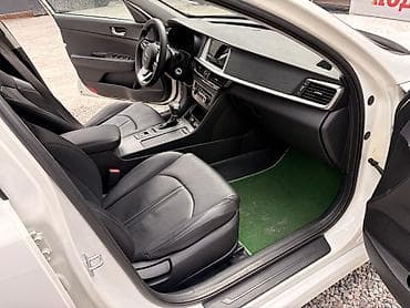 byd e5: Kia K5: 2021 г., Автомат, Седан — 4