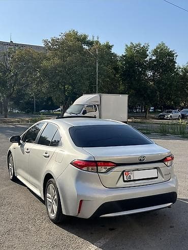 обмен на 4раннер: Toyota Corolla: 2020 г., 1.8 л, Вариатор, Гибрид, Седан — 4