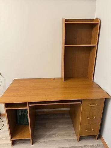 бу стол для кухни: Компьютерный стол, С полками — 1