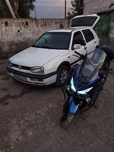 Volkswagen Golf: 1994 г., 1.8 л, Механика, Газ, Хэтчбэк — 7