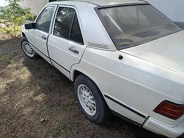 порш 944: Mercedes-Benz 190: 1983 г., 2 л, Бензин, Седан — 7