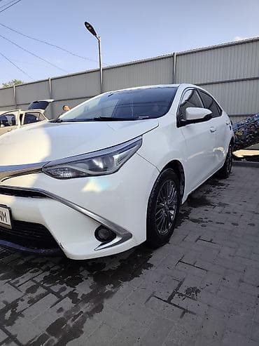 45: Toyota Corolla: 2017 г., 1.8 л, Вариатор, Гибрид, Седан — 1