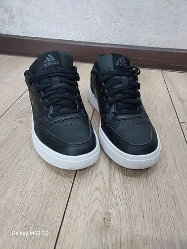 jordan 4: Кроссовки Adidas, ОРИГИНАЛ, р 40. В отличном состоянии. Коробка — 3