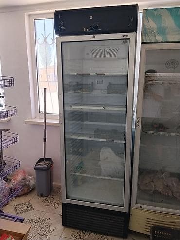 Вертикальный холодильный шкаф-витрина с остекленной дверью - Тип at lalafo.kg Вертикальный холодильный шкаф-витрина с остекленной дверью - Тип