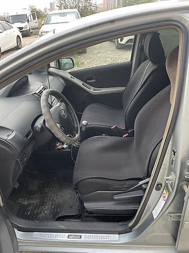Продажа авто: Toyota Yaris: 2008 г., 1.3 л, Механика, Бензин, Хэтчбэк — 7