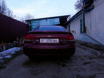 срочно продаю нужны деньги очень срочно: Mazda 626: 1993 г., 2 л, Механика, Бензиновая, Хэтчбэк — 4