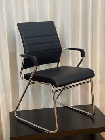 офис кресло: Стул для посетителей! Для офиса Каркас хромированный Цвет: черны — 2