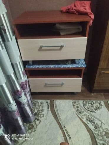 кровать бесплатно: Продам кровать ( без матраца), 2 тумбочки, комод, трюмо с зеркалом — 3