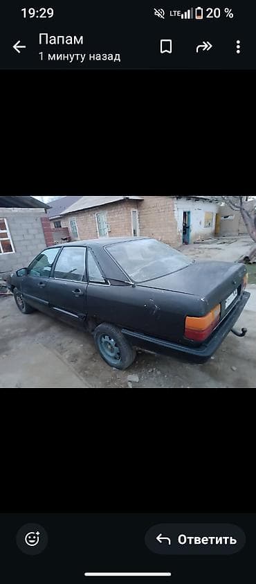 Audi 100: 1985 г., Седан