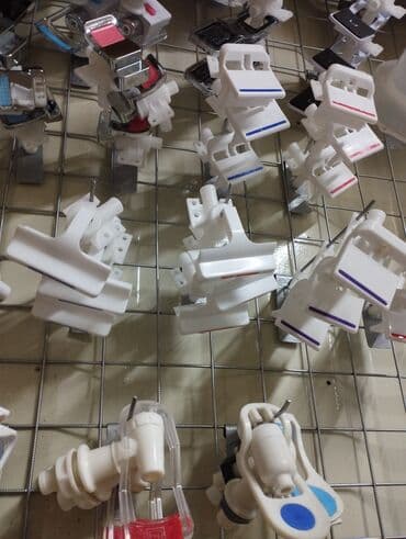 бутылки для кулера: Запчасть для Кулер Диспенсера.Бутылеприемник, краники,тены, элемент — 2