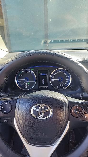 Транспорт: Toyota Levin: 2019 г., 1.8 л, Робот, Гибрид, Седан — 6