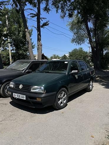 Транспорт: Volkswagen Vento: 1997 г., 1.8 л, Механика, Бензин, Седан — 2