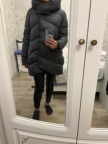 Продаю пуховик 36 (42) размер с капюшоном (внутри биопух) Турция at lalafo.kg Продаю пуховик 36 (42) размер с капюшоном (внутри биопух) Турция
