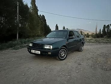 Volkswagen Vento: 1993 г., 1.8 л, Механика, Бензин, Седан — 1