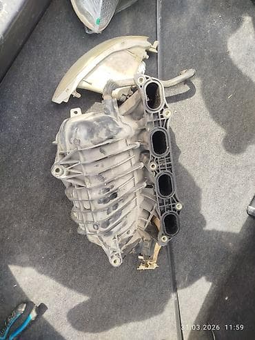 впускной колектор: Коллектор Toyota 2003 г. — 1