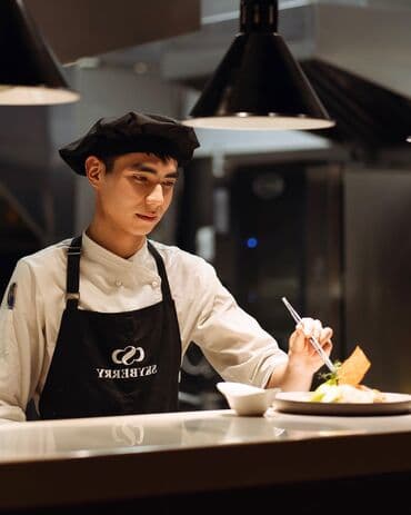 повар европейской кухни: Требуется Повар : Горячий цех, Европейская кухня, 1-2 года опыта — 1