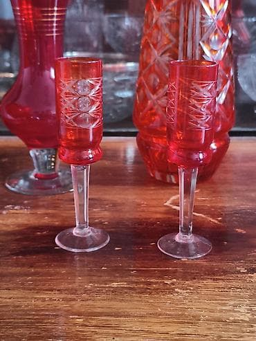 Набор красного стекла (богемский стиль) для сервировки и напитков
