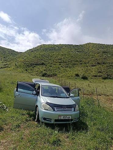 transporter multivan: Toyota Ipsum: 2002 г., 2 л, Автомат, Бензин, Минивэн — 3
