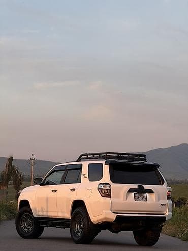 бампер на 4runner: Toyota 4Runner: 2021 г., 4 л, Автомат, Бензин, Внедорожник — 3