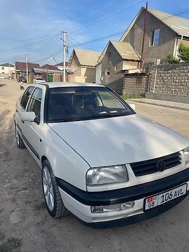 Volkswagen Vento: 1994 г., 2 л, Механика, Бензин, Седан at lalafo.kg Volkswagen Vento: 1994 г., 2 л, Механика, Бензин, Седан