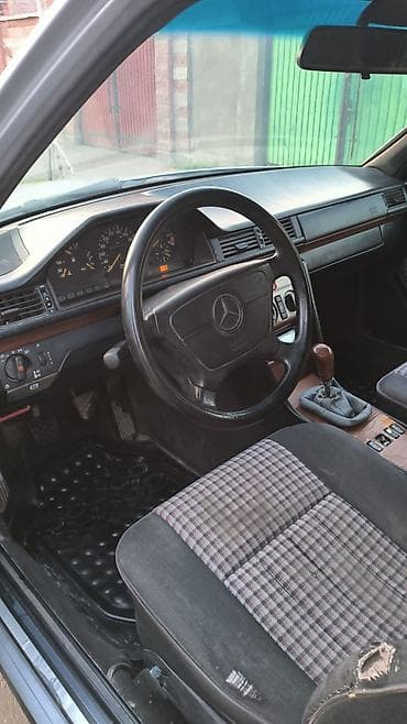 legion 7: Mercedes-Benz W124: 1994 г., 2 л, Ручные, Бензин, Седан — 8