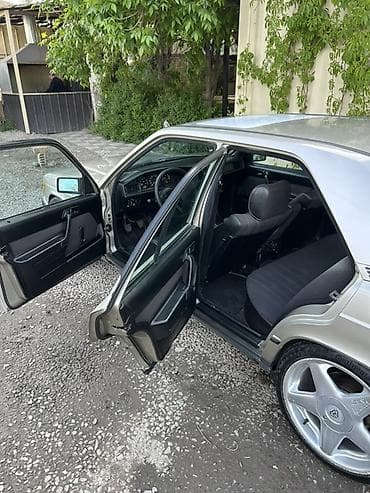 m5 cs: Mercedes-Benz 190: 1987 г., 2 л, Бензин, Седан — 9