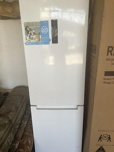 робот ремонт: Холодильник Indesit, Двухкамерный — 1