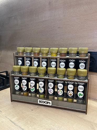 • Набор специй и приправ на деревянной подставке. Набор новый в