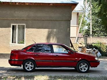 борттук кузов: Volkswagen Passat: 1994 г., 1.8 л, Кол менен иштөөчү, Бензин, Седан — 1