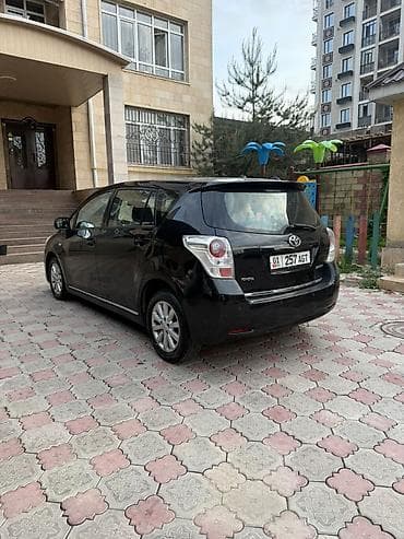 продаю тайота карола версо: Toyota Verso: 2012 г., 2 л, Механика, Дизель, Минивэн — 2