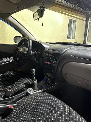 Продажа авто: Nissan Almera: 2000 г., Механика, Хэтчбэк — 4