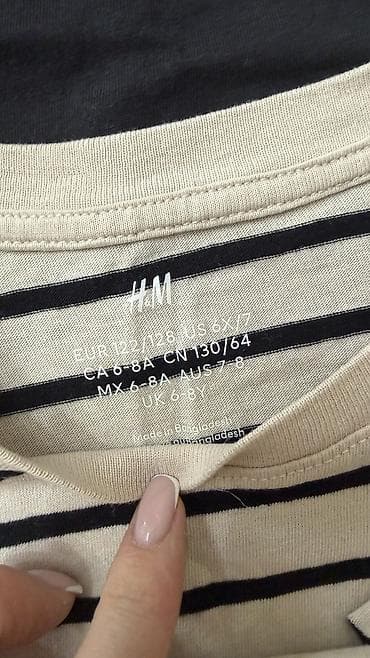 шорта: Комплект футболок H&M из 3 шт размер 6/7 лет (130см) на рост — 4