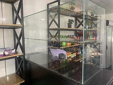 Продается стекляна витрина, размер 100см/60см