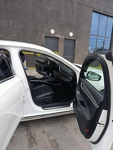 geely galaxy e5: Hyundai Grandeur: 2020 г., Автомат, Седан — 9