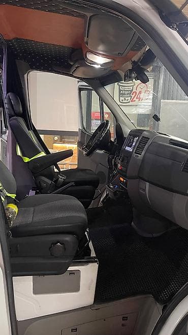 спиртер: Mercedes‑Benz Sprinter двойная кабина + бортовая платформа - Кузов — 4