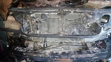 На Тойота секвойя 2004г автозапчасти