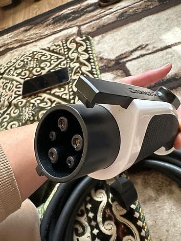 крыло нехсия: Кабель для зарядки электромобиля Charge-Go C Line - Разъемы: Type 2 — — 3