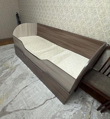 small table: Диван‑кровать с выкатным дополнительным спальным местом - Формат — 2