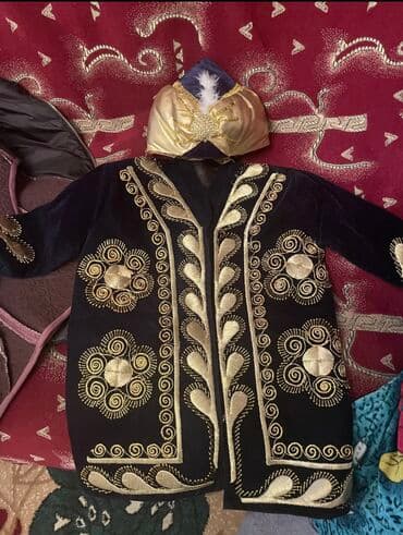 Костюм на мальчика 3-4 года