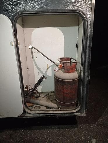 тынчтык ж м: Бизнес сатуу Фудтрак, Төмөнкүлөр менен бирге: Жабдуулар жана эмерек — 4