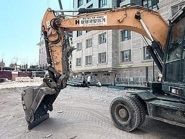 hyundai 145: Экскаватор, 2016 г., Колесный — 3